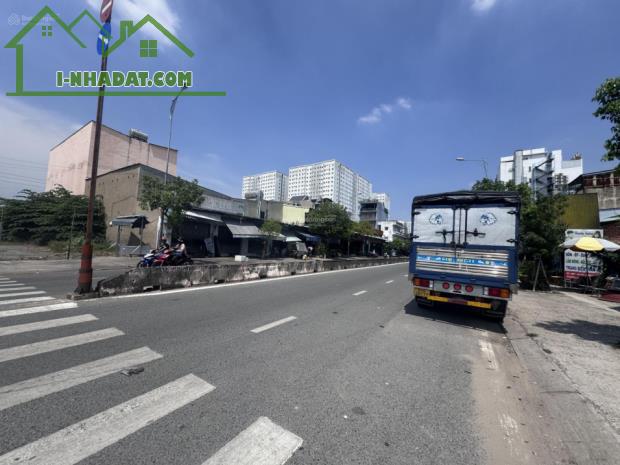 Bán đất 2 mặt tiền đường Dương Thị Giang Q12, vị trí đẹp nhất, 17 x 40m, giá 60 Tỷ - 1