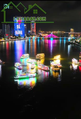 + Sơn Trà, mặt tiền Trần Hưng Đạo, đối diện khán đài bắn pháo hoa bờ sông hàn Đất diện