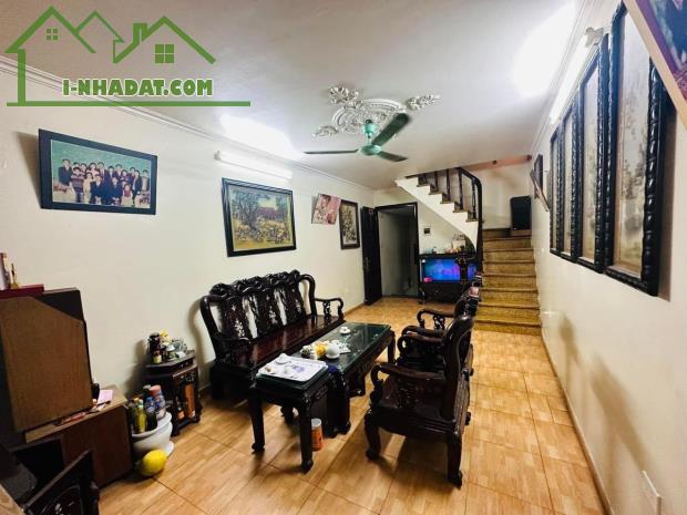 Cần bán nhà mặt phố Nguyễn Khắc Nhu, quận Ba Đình