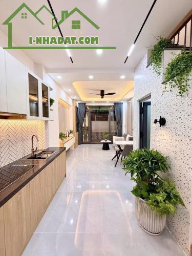 Bán căn nhà siêu phẩm ở đường Bùi Đình Tuý,Bình Thạnh hẻm xe hơi, 27m2,2tỷ270, SHR - 1