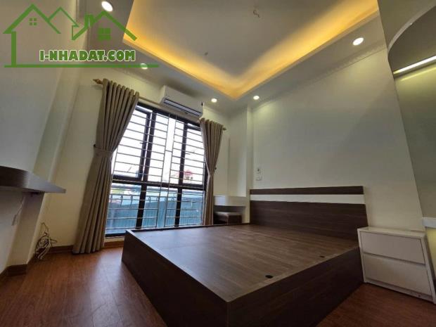 Nhà Đẹp Cự Khối 37m 4tầng Full Nội Thất Sịn - oto đỗ cửa - Giá 5,9tỷ - 2
