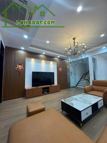NHÀ ĐẸP MINH KHAI 48M – 5 TẦNG - LÔ GÓC – Ô TÔ ĐỖ CỬA – GIÁ 11,2 TỶ - 3