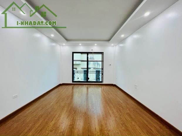 BÁN NHÀ MẶT PHỐ ĐỨC THẮNG – VỊ TRÍ ĐẸP, KINH DOANH ĐỈNH – GIÁ CỰC TỐT!  📍 Địa chỉ: Số 24
