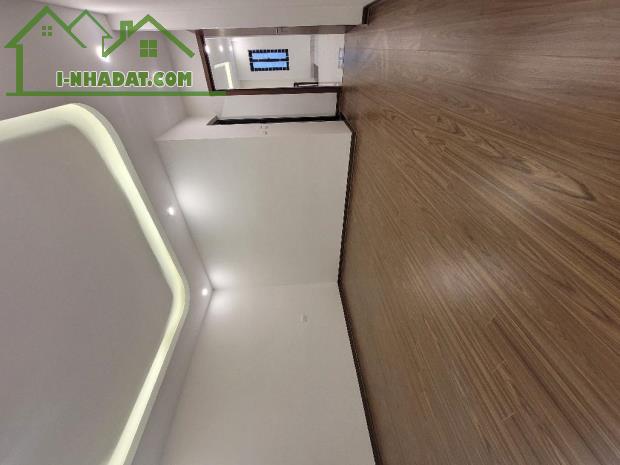 Siêu phẩm Hồng Tiến, 5 tầng, 35m2 ngõ thông ô tô, đủ nội thất, giá 6 tỷ hơn - 3
