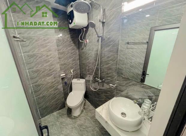 NHÀ ĐẸP NỞ HẬU CẠNH QL6A BIÊN GIANG 5Tx35m2. GIÁ 3ty35 - 3