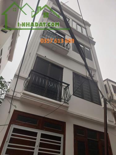 Bàn nhà mới đẹp 4 thoáng, đủ nội thất, 38m2 x 5 tầng, Nguyễn Văn Cừ, Long Biên. Giá 6 tỷ 7 - 5