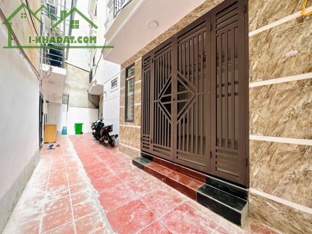 Chính Chủ - Nhà Đẹp 5 Tầng – Khu Cự Khối