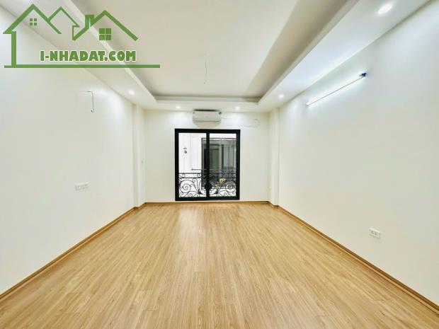 Chính Chủ - Nhà Đẹp 5 Tầng – Khu Cự Khối - 4