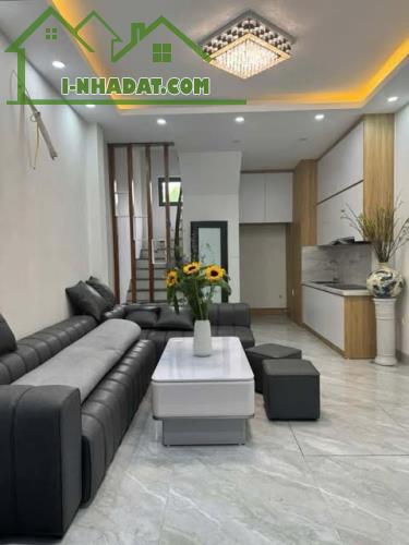 BÁN NHÀ MỚI LONG BIÊN – Ô TÔ ĐỖ CỬA – 5 TẦNG – GIÁ TỐT - 4