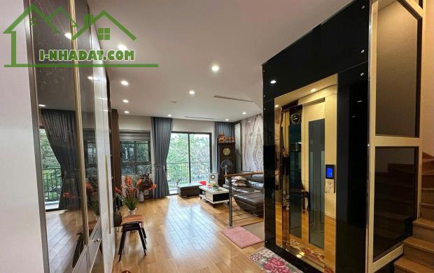 Chính chủ nhờ bán nhà phố Hồng Tiến, 62m, ngõ ô tô tránh, thang máy, hơn 10 tỷ.