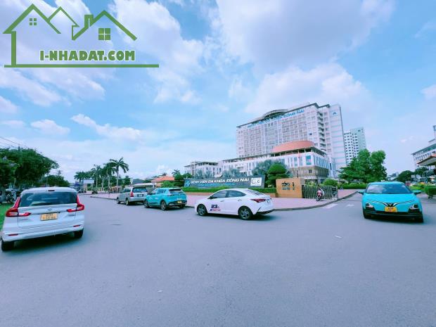 Bán tòa nhà 5 tầng mặt tiền Đồng Khởi gần bệnh viện Đồng Nai, hơn 200m2, giá 39 tỷ. - 1