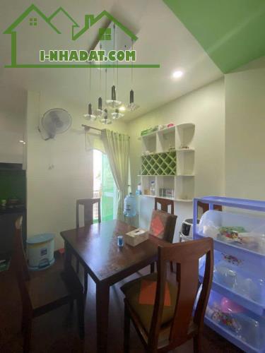 NHÀ RỘNG RẺ MTKD TỐT,PHẠM THẾ HIỂN PHƯỜNG V , QUẬN 8, TPHCM. 60 m2. 6,5 ty. - 4