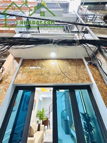 Bán nhà riêng dân xây 30m2 * 4 tầng full nội thất đẹp lung linh tại Trường Chinh - Đống