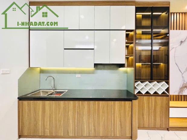 Bán nhà riêng dân xây 30m2 * 4 tầng full nội thất đẹp lung linh tại Trường Chinh - Đống - 3