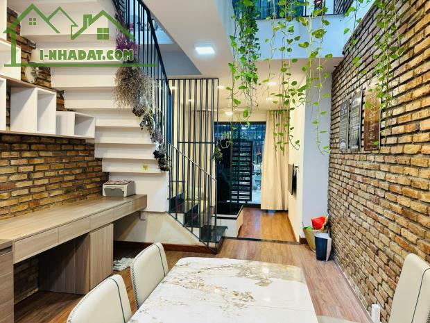 Bán căn nhà đẹp mới full nội thất gần biển đi bộ ra chợ đêm ,hẻm rộng  cách Hùng Vương 50m - 5