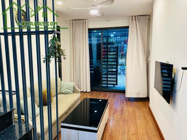 Bán căn nhà đẹp mới full nội thất gần biển đi bộ ra chợ đêm ,hẻm rộng  cách Hùng Vương 50m - 1