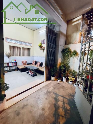 Bán nhà hẻm Trung tâm thành phố,  phường phước tiến,nha trang. dt 44,4m giá chỉ 3 tỷ 450tr - 2