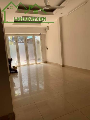 Bán nhà Ngõ 20 Hào Nam, diện tích 32/37T2 x 5 tầng, mặt tiền 3.5m, giá 8.2 tỷ - 4
