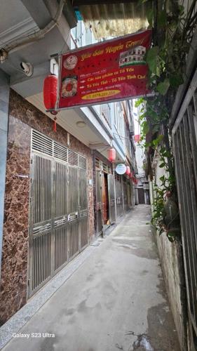 Trước nhà ngõ rộng 2m, thông tứ tung, đi đâu cũng tiện - 1