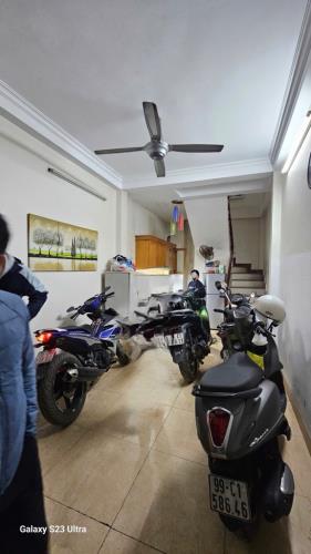 Trước nhà ngõ rộng 2m, thông tứ tung, đi đâu cũng tiện - 3