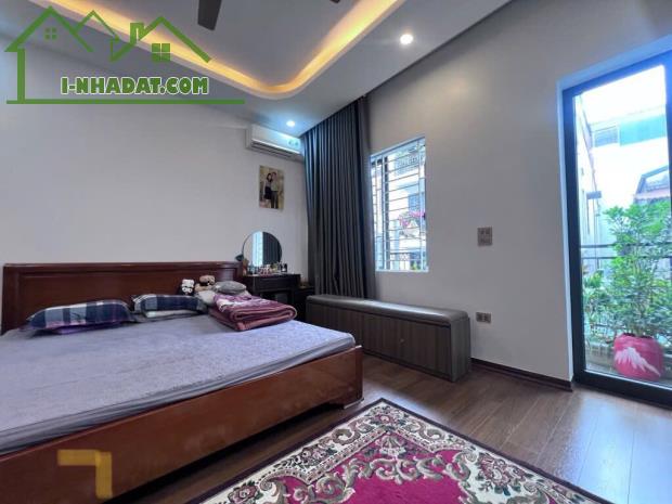 NHÀ ĐẸP 4 TẦNG – 68M² THƯỢNG THANH, LONG BIÊN – 3 THOÁNG - ÔTÔ ĐỖ CỬA - GIÁ 10.5 TỶ - 2