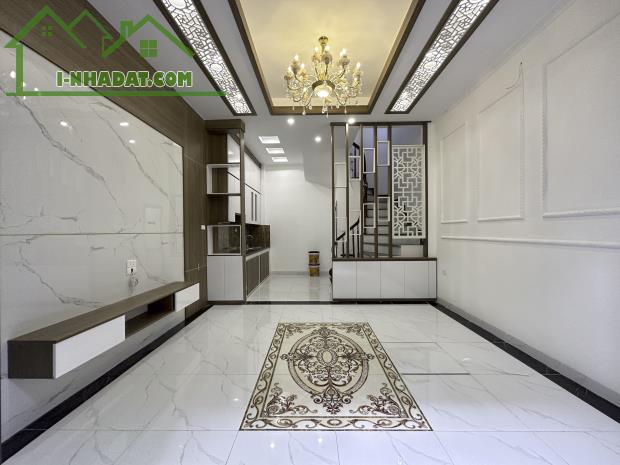 Bán nhà riêng tại Xuân Phương, Nam Từ Liêm, 32m², 5 tầng, 2 mặt thoáng