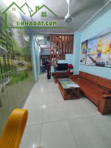 Bán nhà phố Lụa HĐ 40mx 4T, ngõ thông, ô tô cách 20M giá tốt 7.7 tỷ.