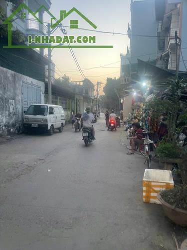 Khuyến lương- hoàng mai. Bán đất. Dt: 52m. Mt: 3,7m, vuông đét như cục gạch.  Giá: 820tr - 2