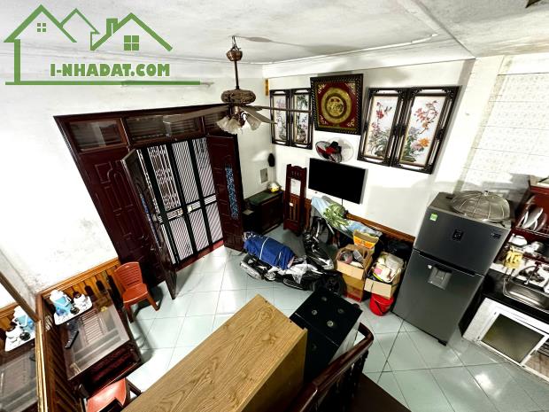Bán gấp tiểu phẩm 4Tx27m2 Thanh Am- Long Biên- vị trí vàng, giá chỉ 4.25 tỷ