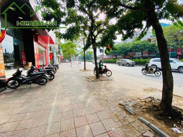 Bán nhà mặt phố Nguyễn Văn Cừ quận Long Biên vị trí đẹp vỉa hè buôn bán sầm uất 129m 36 tỷ