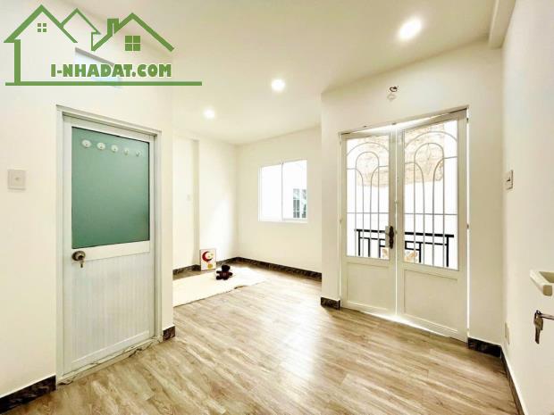 Bán gấp nhà mới đẹp lung linh ở ngay Trần xuân Soạn, hẻm rộng rãi, cao ráo, 30m2, 3T, SHR. - 1