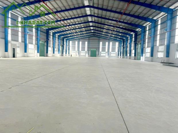 Cho thuê kho xưởng xây 5.200m² + văn phòng 1.000m² ở Đức Hòa, Long An giá 300tr/tháng