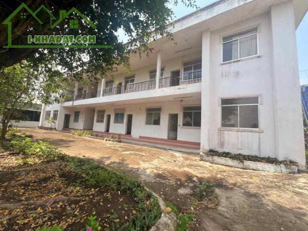 Cho thuê kho xưởng xây 5.200m² + văn phòng 1.000m² ở Đức Hòa, Long An giá 300tr/tháng - 1