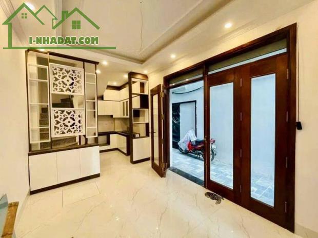 MẶT NGÕ NGUYỄN VĂN CỪ – GẦN CẦU CHƯƠNG DƯƠNG – 5 TẦNG – KINH DOANH NHỎ – 5 PHÚT SANG PHỐ - 1