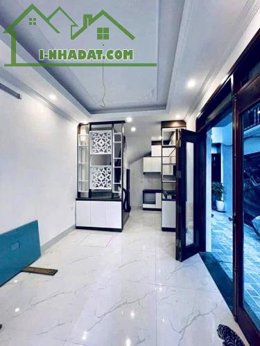 MẶT NGÕ NGUYỄN VĂN CỪ – GẦN CẦU CHƯƠNG DƯƠNG – 5 TẦNG – KINH DOANH NHỎ – 5 PHÚT SANG PHỐ - 2