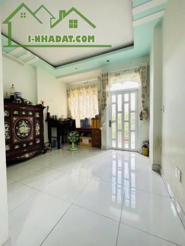 Nhà 3 tầng hẻm ô tô tránh, gần ACB bank Phan Huy Ích, 4.6 tỷ