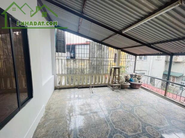 SIÊU HIẾM! TÂY SƠN-DT KHỦNG 60m, CHỈ 8 TỶ-Ô TÔ CẠNH NHÀ-CÁCH 20m VIEW HỒ-HAI THOÁNG - 1