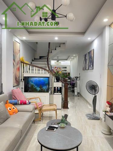 VỚI 10 TỈ CÓ NGAY 1 CĂN 56M2, 4 TẦNG GẦN HỒ BỒ ĐỀ, LONG BIÊN, NHÀ ĐẸP, AN SINH ĐỈNH - 2