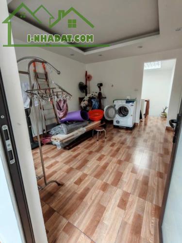 BÁN NHÀ 3 TẦNG- PHỐ THÁI HÀ- ĐẤT PHÂN LÔ -Ô TÔ LÙI CỬA .CÁCH MẶT PHỐ 50M - 1
