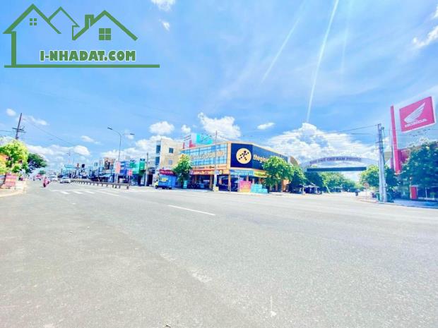Chỉ 985tr sở hữu ngay lô đất nằm sát mặt tiền đường nhựa - Gần Chợ Nam Phước - Đường 5m5.