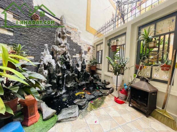 Nhà Mới Phố Thanh Nhàn, Ô Tô, Thang Máy, Sân Vườn, 75m2, 5 Tầng Chỉ 24 Tỷ