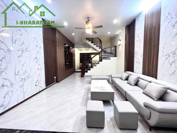 🏡 Bán nhà Ngọc Lâm, 66m2 x 4 tầng, Ở ngay, Ô tô, Cách cầu Long Biên 200m, 9 tỷ 3 - 9