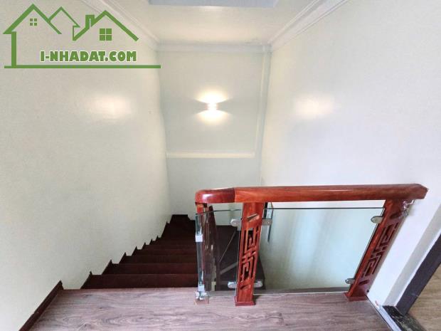 🏡 Bán nhà Ngọc Lâm, 66m2 x 4 tầng, Ở ngay, Ô tô, Cách cầu Long Biên 200m, 9 tỷ 3
