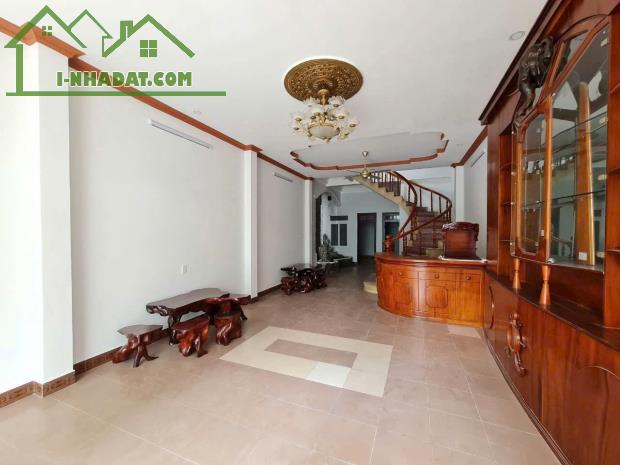 Bán nhà 5 tầng KHU PHỐ TÂY mặt tiền đường nguyễn thiện thuật -tp nha trang 
dt 110m2 Giá