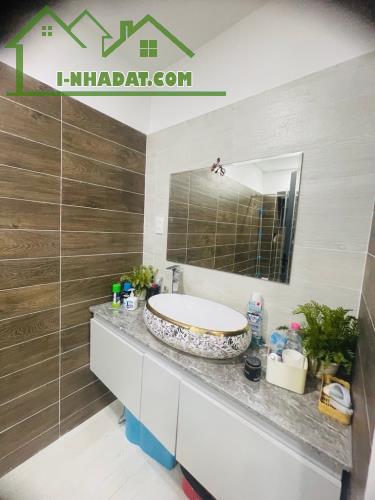 Bán Gấp Nhà Đẹp ,Full Nội Thất ,Hẻm 749 Huỳnh Tấn Phát ,Quận 7, 71m2 Nhĩnh 4 Tỷ. - 5