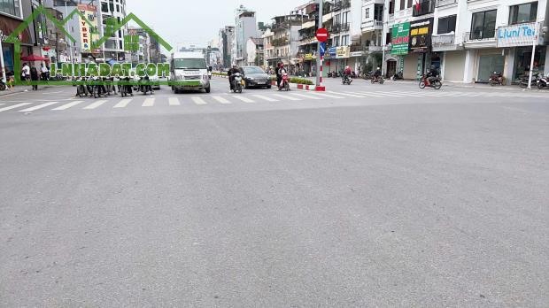 SIÊU HIẾM, CHỈ 4.X TỶ SỞ HỮU NHÀ LÕI PHỐ NGỌC LÂM 2 THOÁNG, THÔNG SANG NGUYỄN VĂN CỪ.