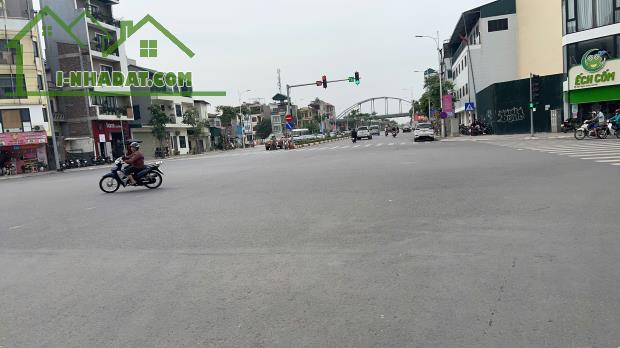 SIÊU HIẾM, CHỈ 4.X TỶ SỞ HỮU NHÀ LÕI PHỐ NGỌC LÂM 2 THOÁNG, THÔNG SANG NGUYỄN VĂN CỪ. - 1