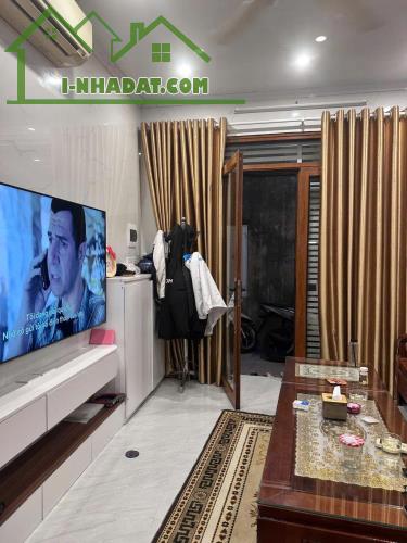 SIÊU HIẾM, CHỈ 4.X TỶ SỞ HỮU NHÀ LÕI PHỐ NGỌC LÂM 2 THOÁNG, THÔNG SANG NGUYỄN VĂN CỪ. - 2