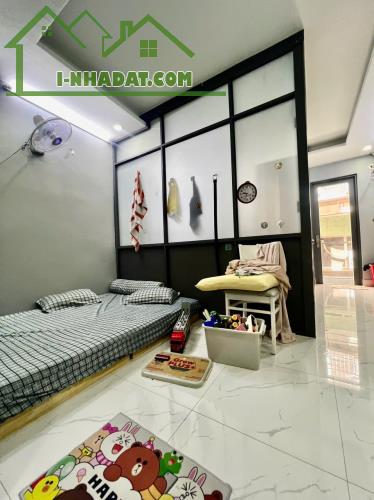 BÁN NHÀ  03 TẤM BTCT

 - KhU DÂN CƯ HIỆN HỮU, P13 , Quận 4

NGANG 4M CÓ 4 TỶ - 1