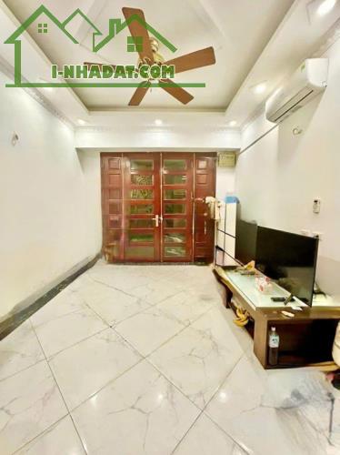 TÔI CẦN BÁN NHÀ NGÕ 79, PHỐ 8/3,LÔ GÓC, KD 32M2, 5 TẦNG, MT4.1M GIÁ 6.2 TỶ